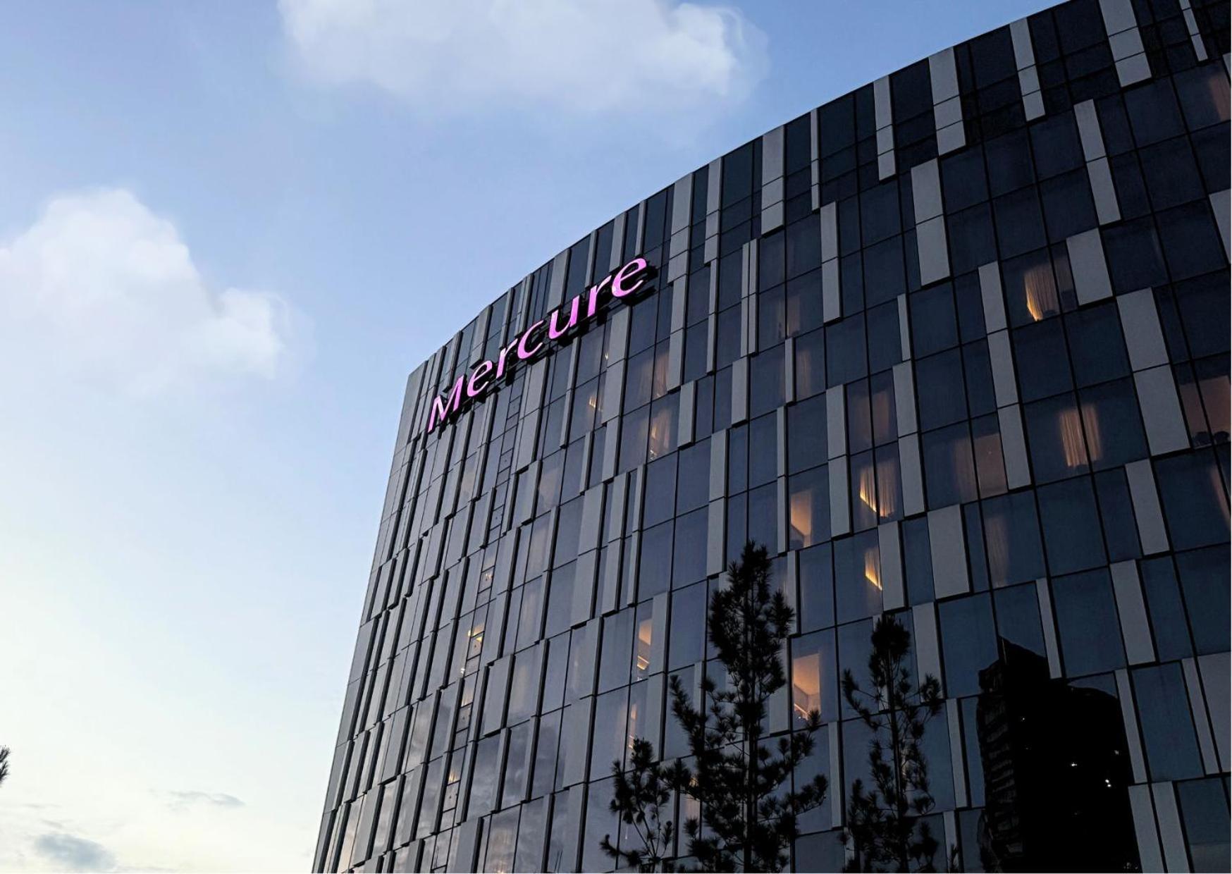 Mercure Singapore On Stevens Екстериор снимка