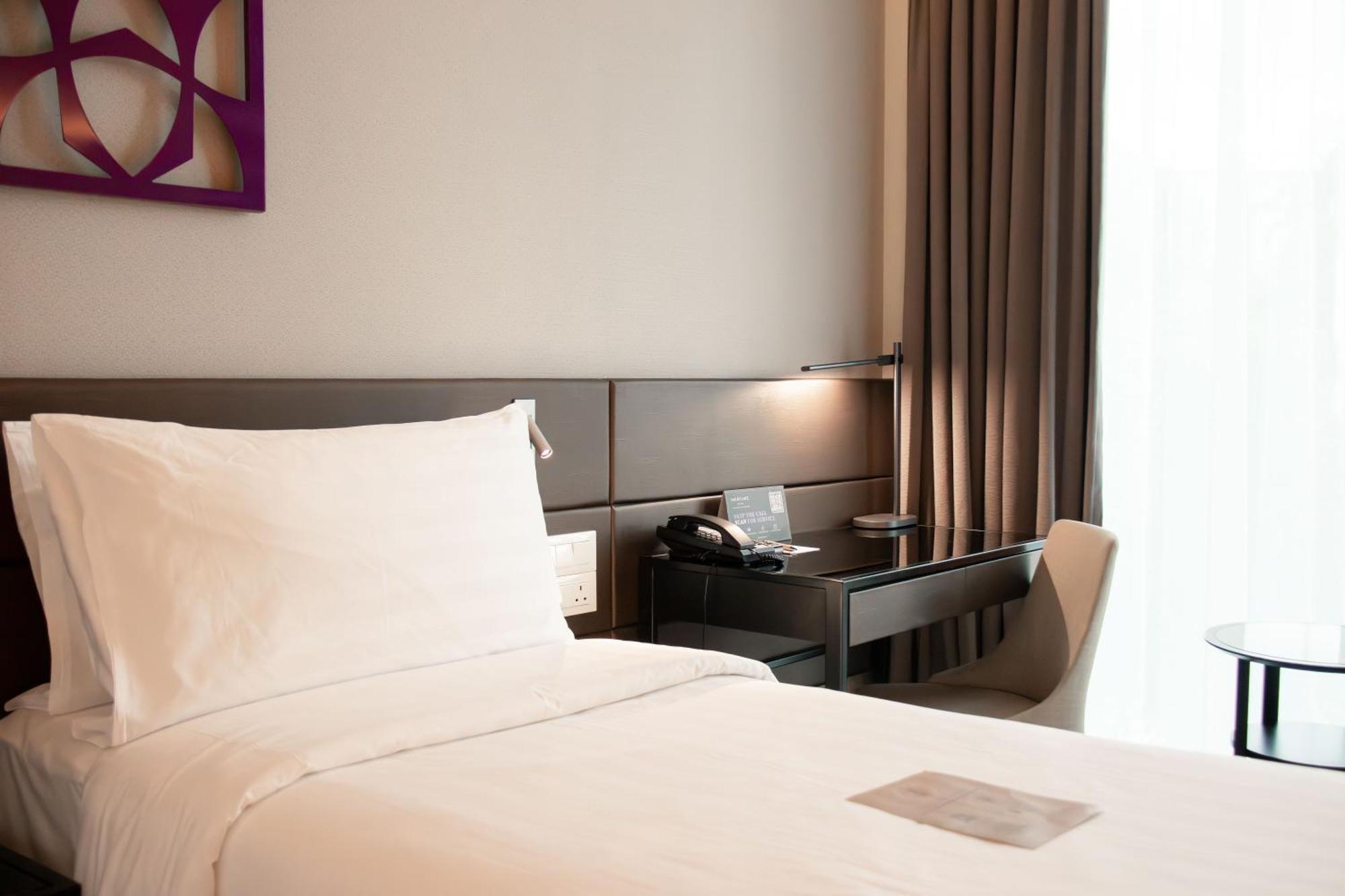 Mercure Singapore On Stevens Екстериор снимка