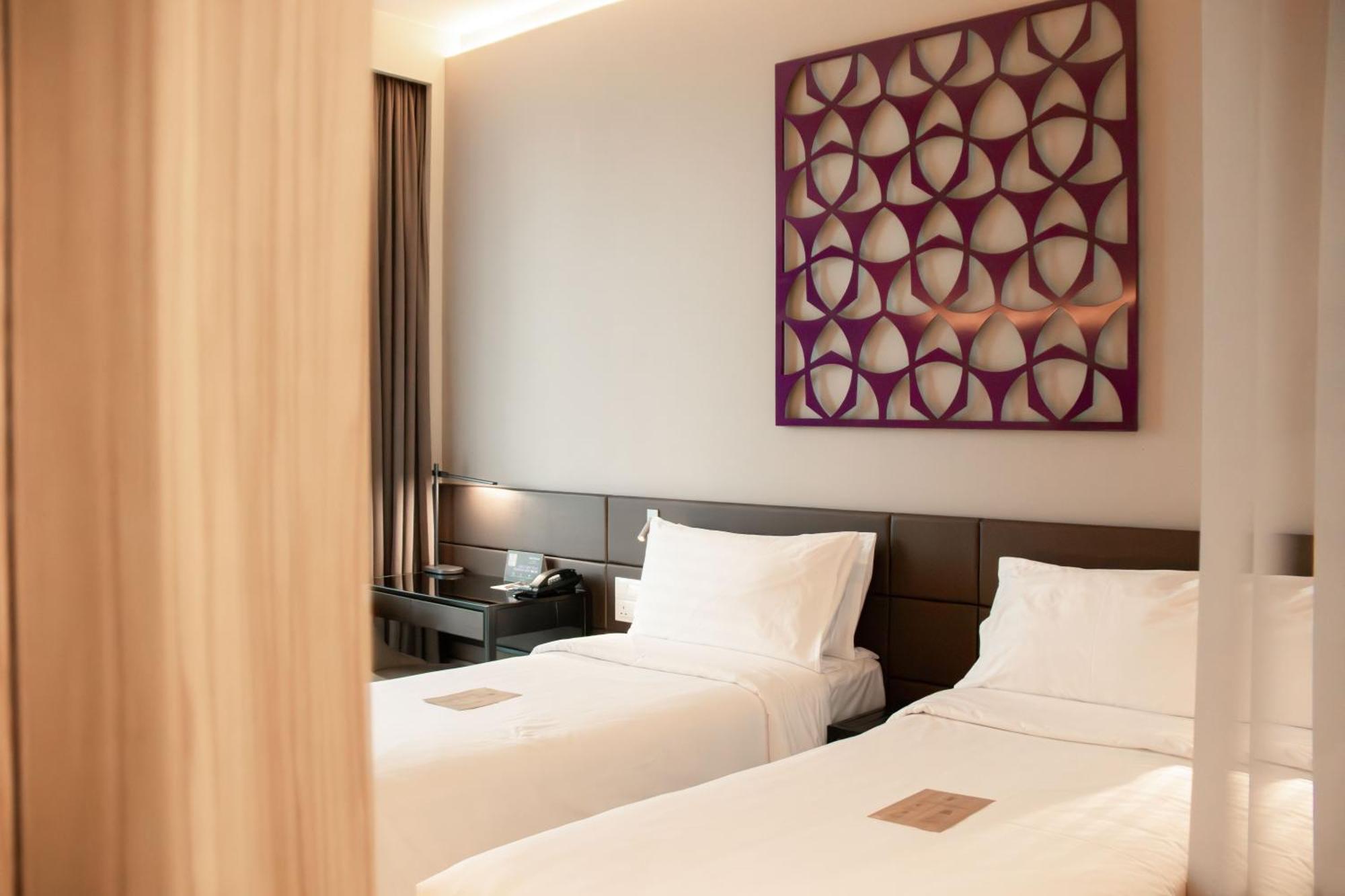 Mercure Singapore On Stevens Екстериор снимка